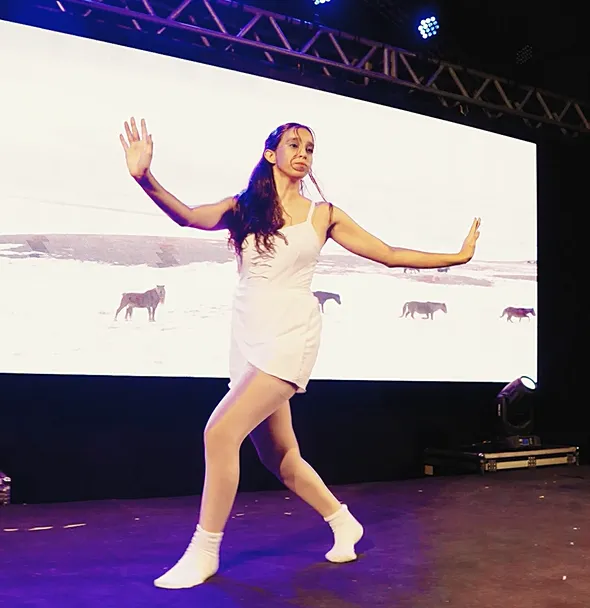 Alunos em uma apresentação de teatro